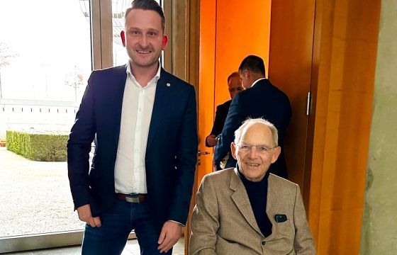 Geehrt durch die Zusammenarbeit mit Dr. Wolfgang Schäuble